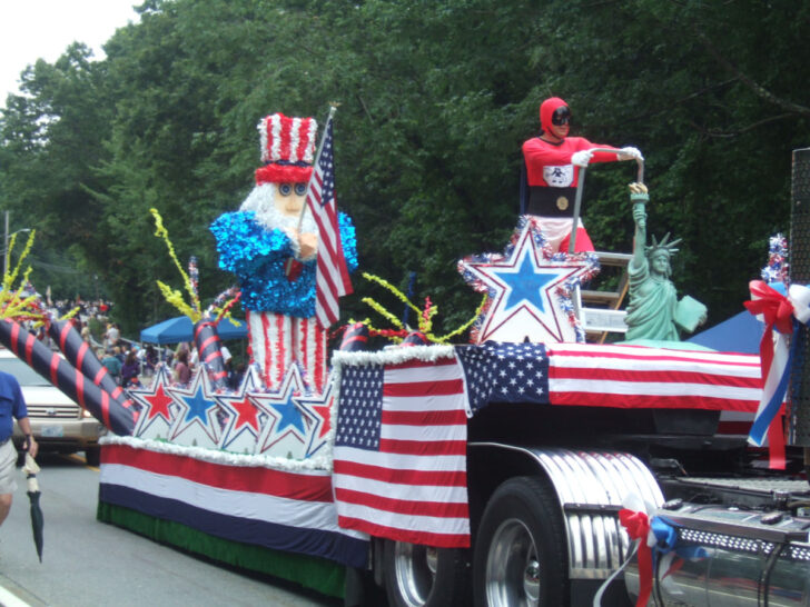 July 4th float in Arnold Mills parade